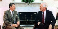 Bob Slosser interviews Ronald Reagan in the White House